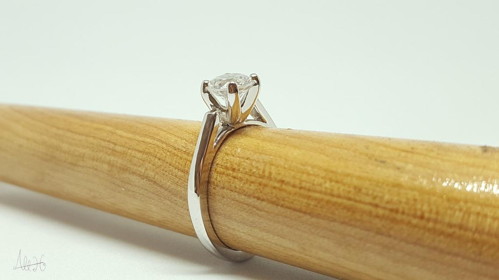 Solitaire Engagement Ring / 1.00 Carat Moissanite Solitaire/Bridal Ring