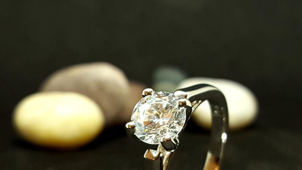 Solitaire Engagement Ring / 1.00 Carat Moissanite Solitaire/Bridal Ring