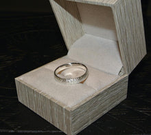Load image into Gallery viewer, Hammered Wedding Band